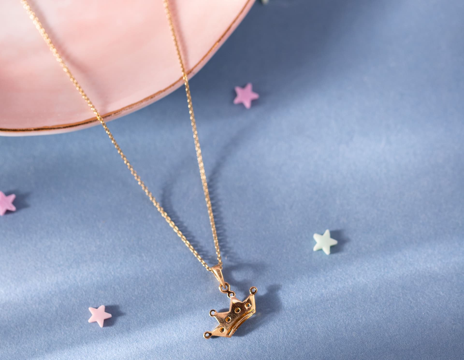 Die Bedeutung der Liebe und Kraft in Czarina Herzketten – Schmuck für selbstbewusste Frauen