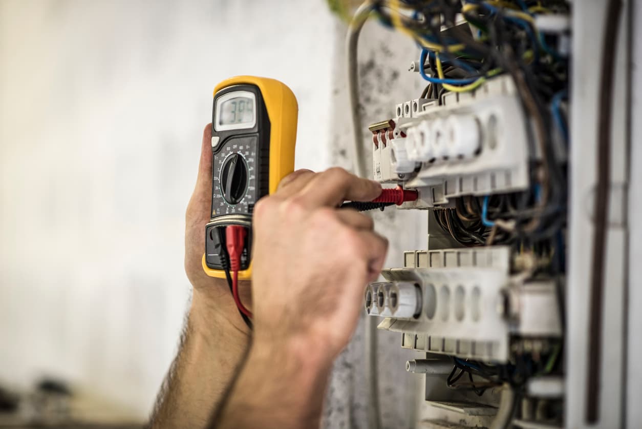 Prüfung elektrischer Anlagen: Wer ist verantwortlich?