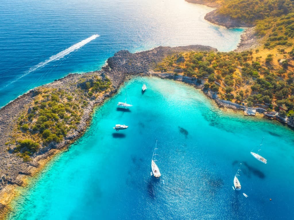 Erleben Sie unvergleichlichen Luxus mit einer gecharterten Yachtcharter turkei Mieten