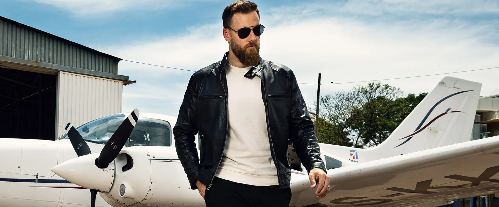 Exklusiv und bequem: Die Lederjacke Herren, die Ihren Look vervollständigt