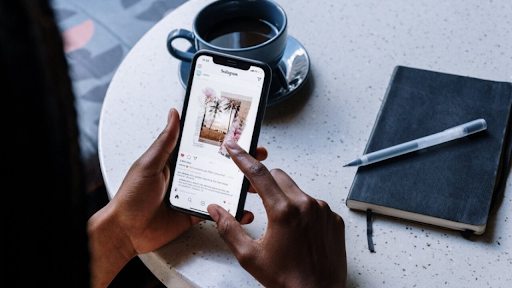 Follower-Fieber: Erforschung des Einflusses von TikTok auf die soziale Dynamik