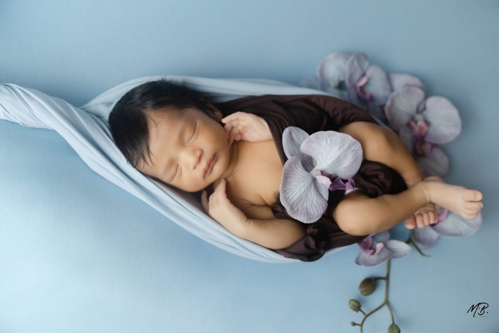 Newborn Fotoshooting für Eltern, die echte Nähe spüren möchten