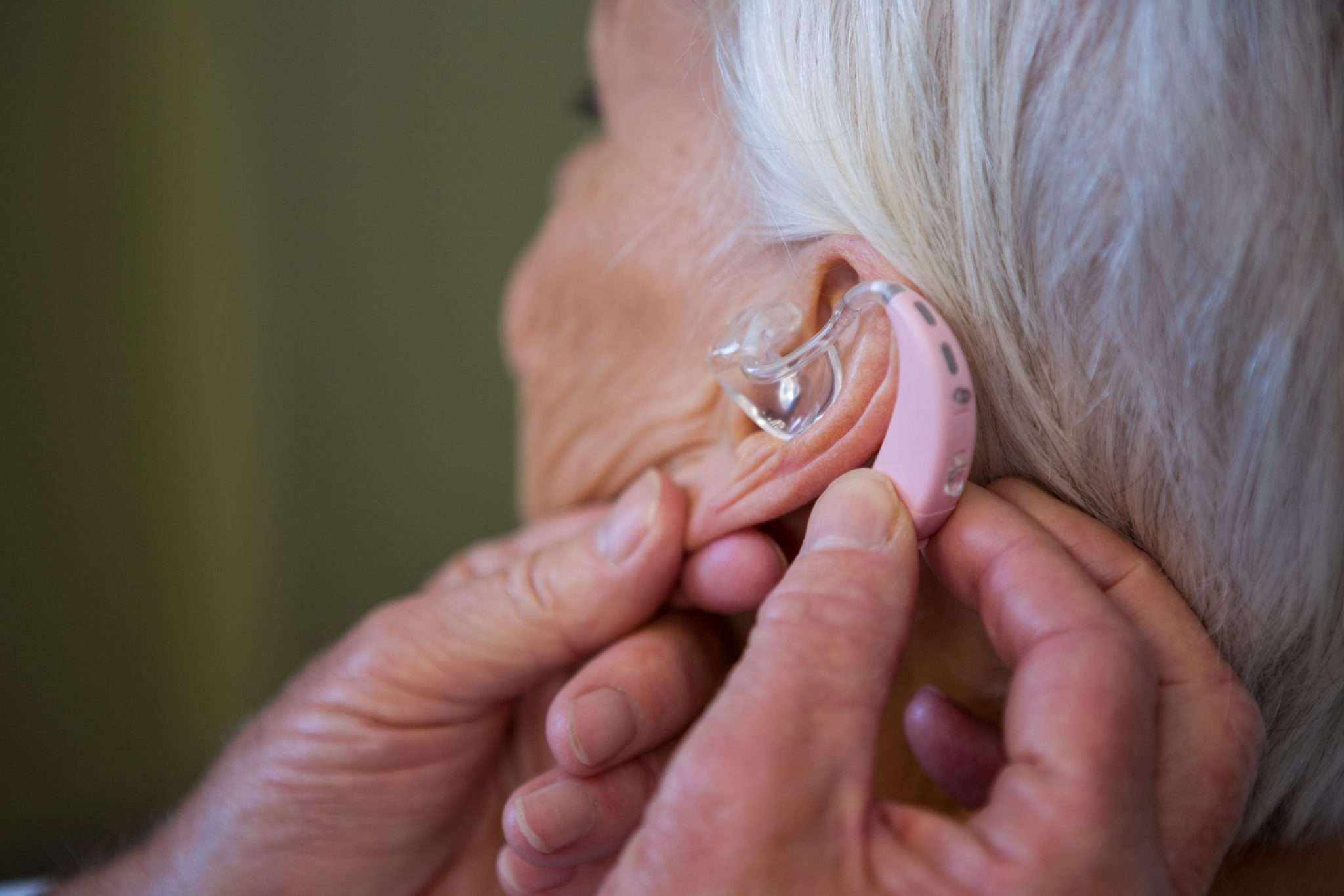 Musik und Anrufe klar hören: Bluetooth Hörgeräte Hannover erklärt